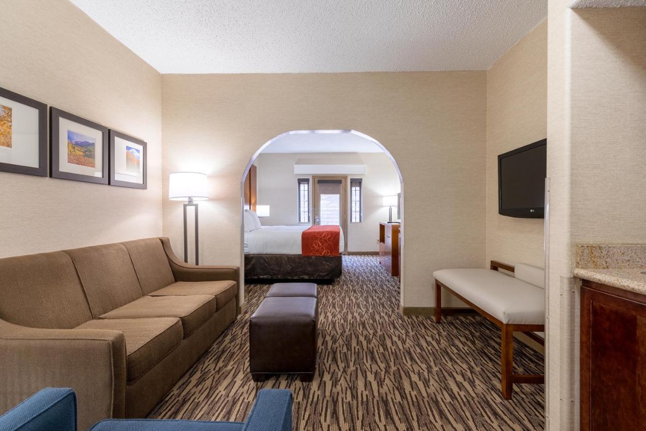 Comfort Suites Golden West On Evergreen Parkway Exterior photo