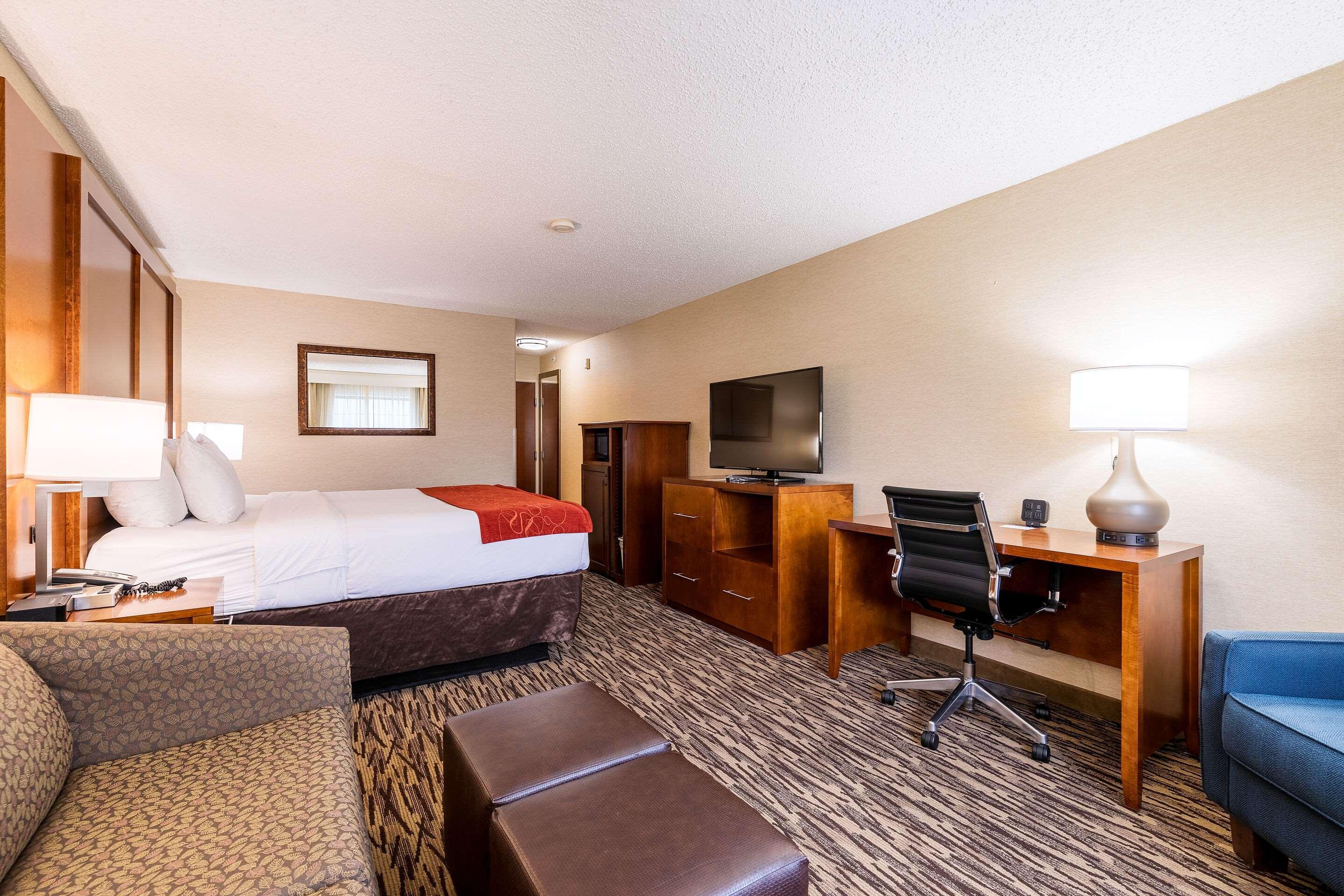 Comfort Suites Golden West On Evergreen Parkway Exterior photo