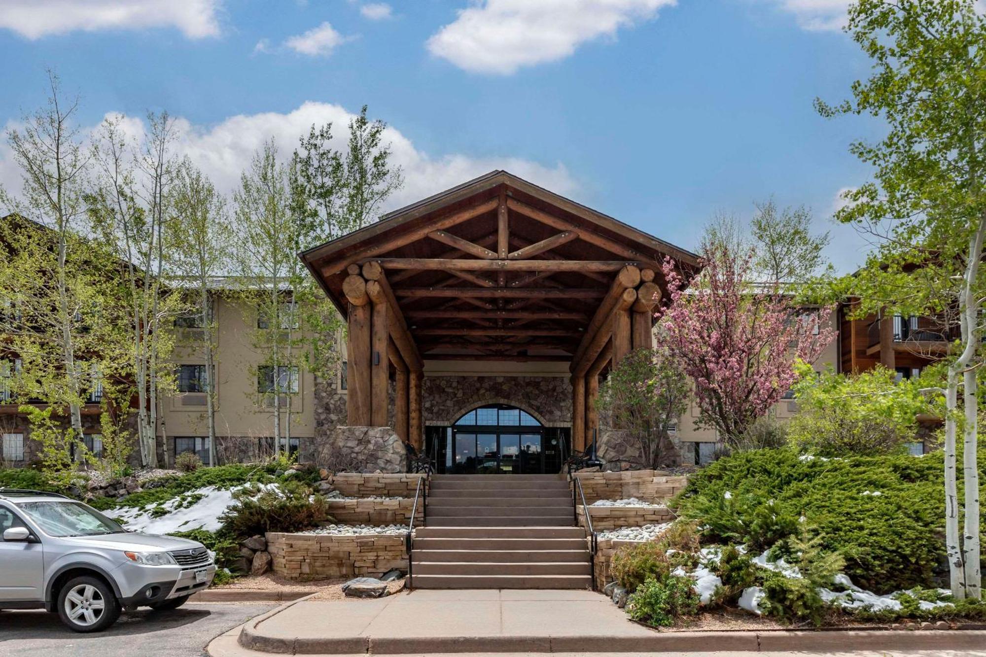 Comfort Suites Golden West On Evergreen Parkway Exterior photo